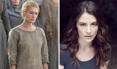 Game of Thrones: Lena Headeys nude Walk of Shame body。